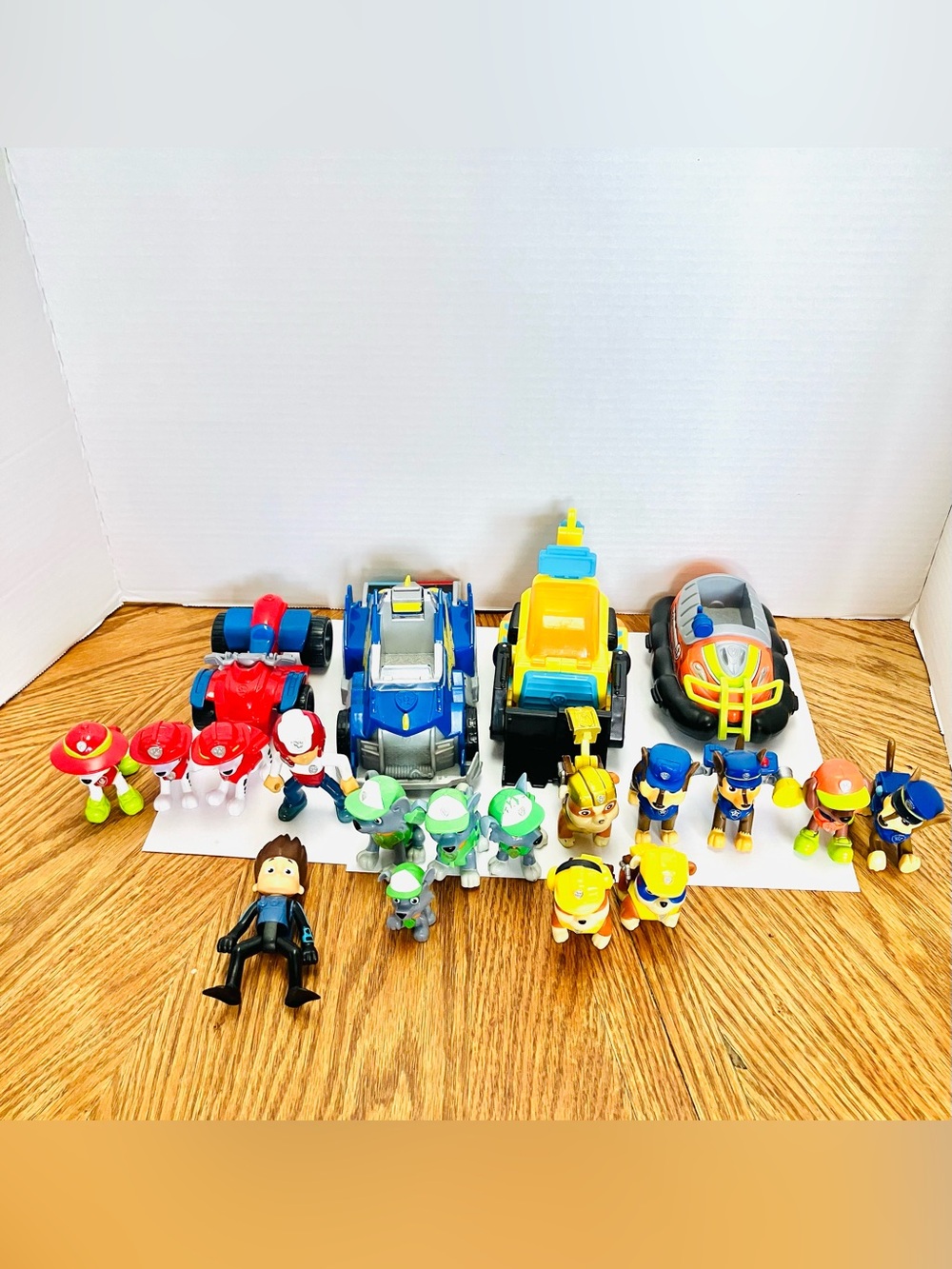 Paw Patrol Mini Figures & Vehicles Mixed Lot Spin Master Read Zuma Ryder & More
